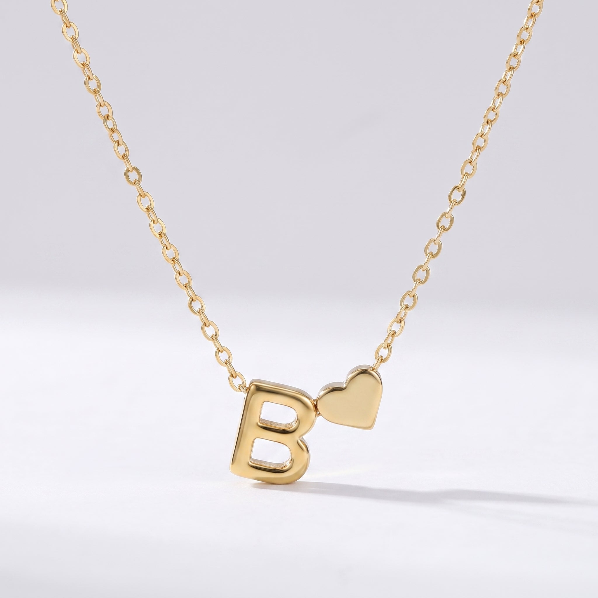 Colar Letra Coração Dourado