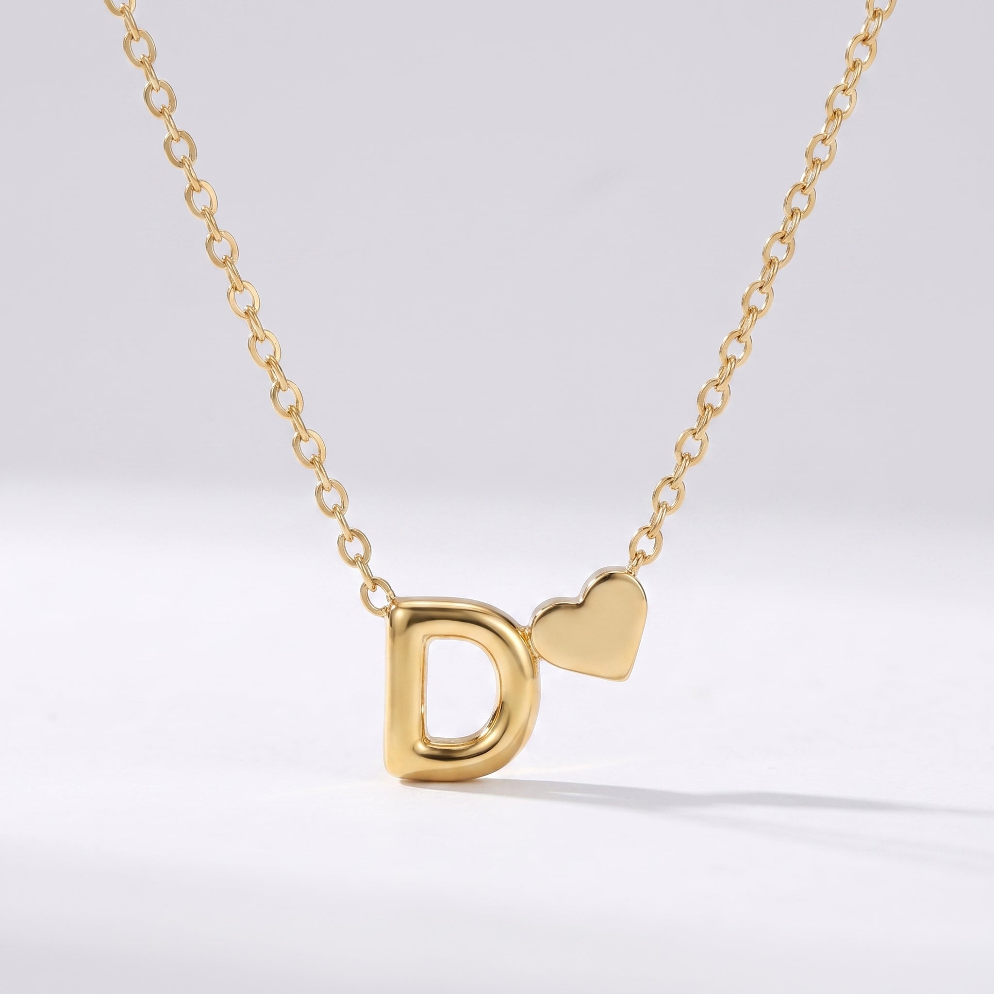 Colar Letra Coração Dourado