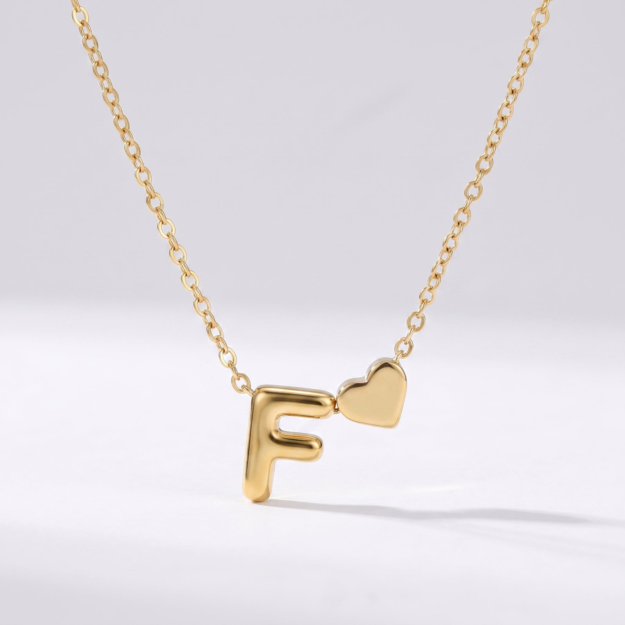 Colar Letra Coração Dourado