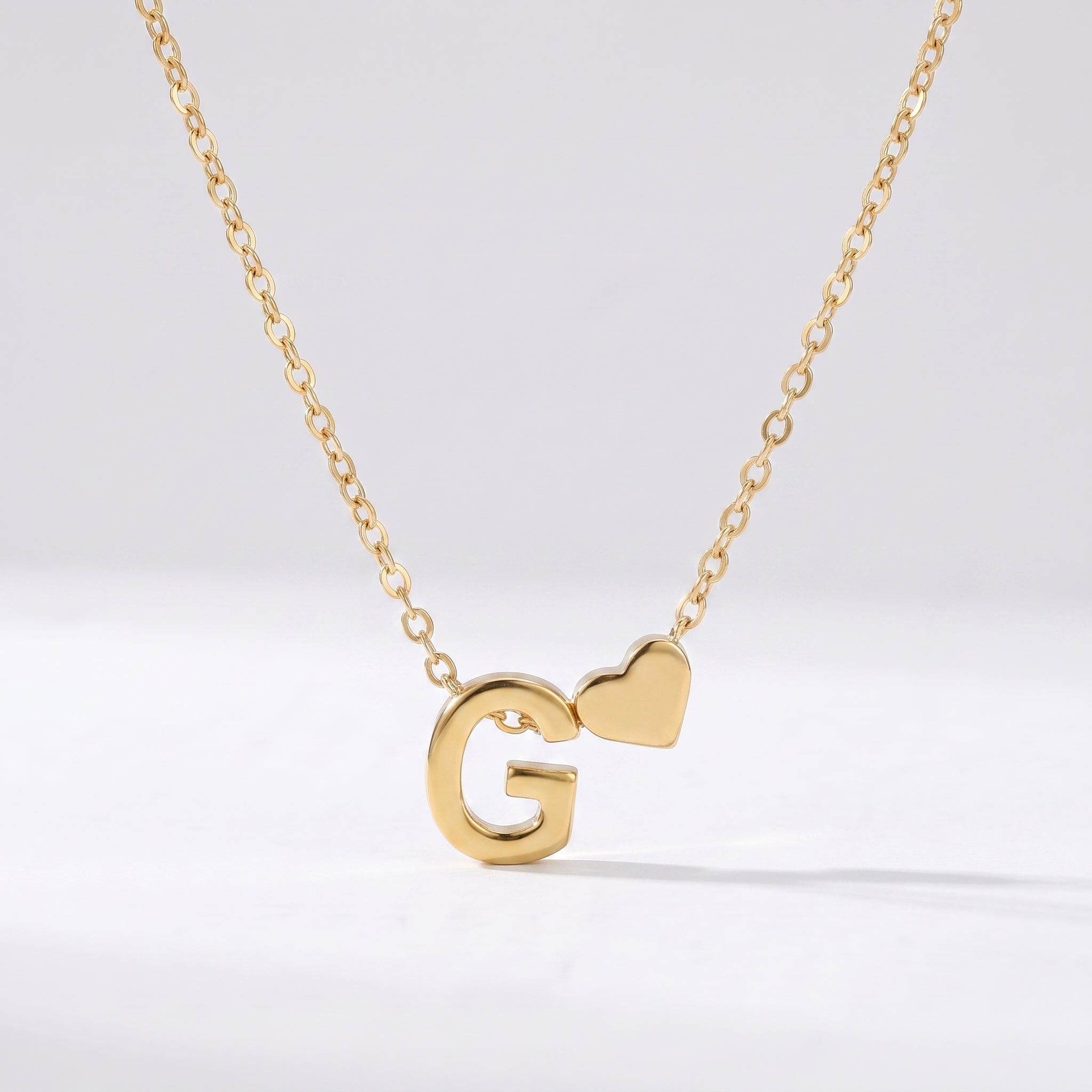 Colar Letra Coração Dourado
