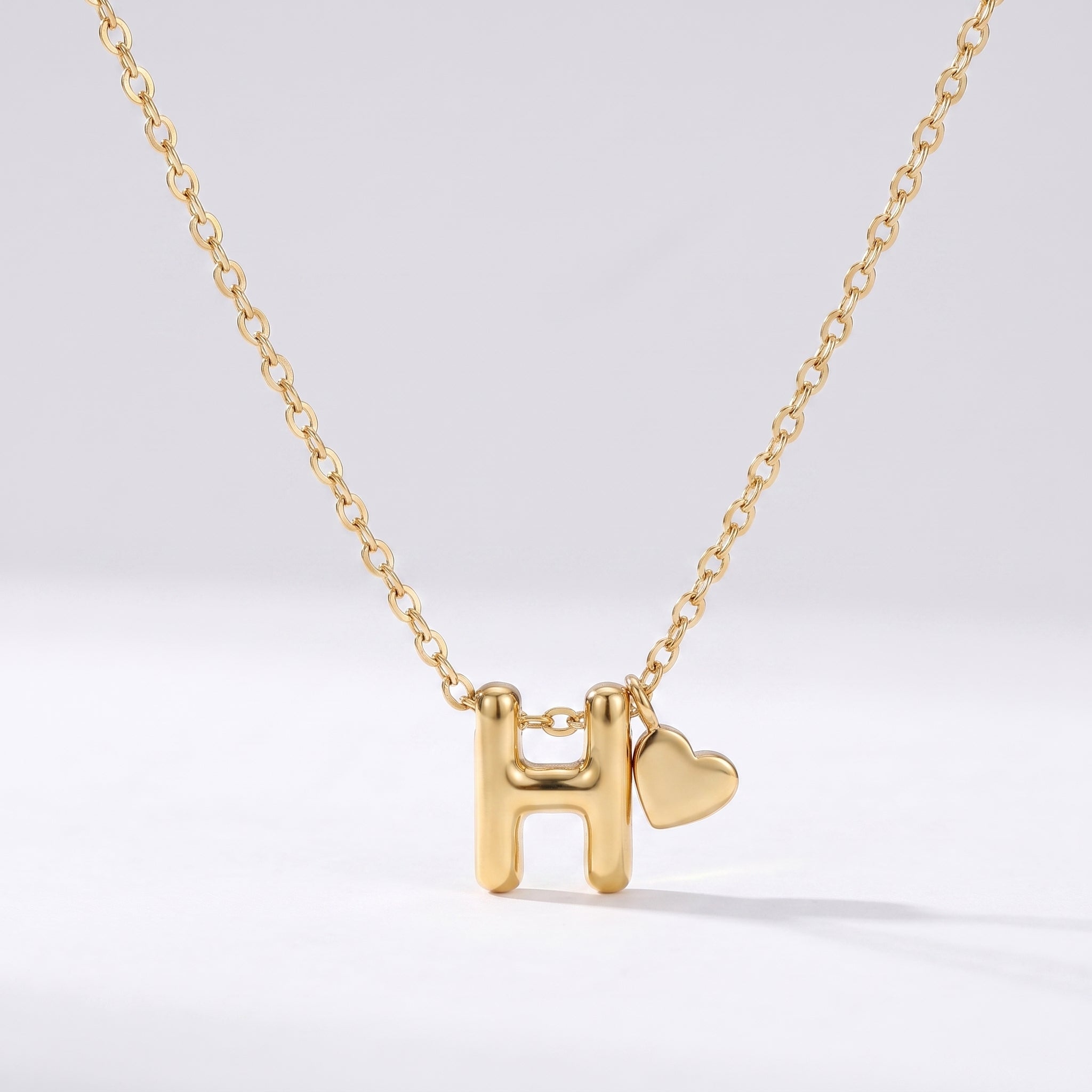 Colar Letra Coração Dourado
