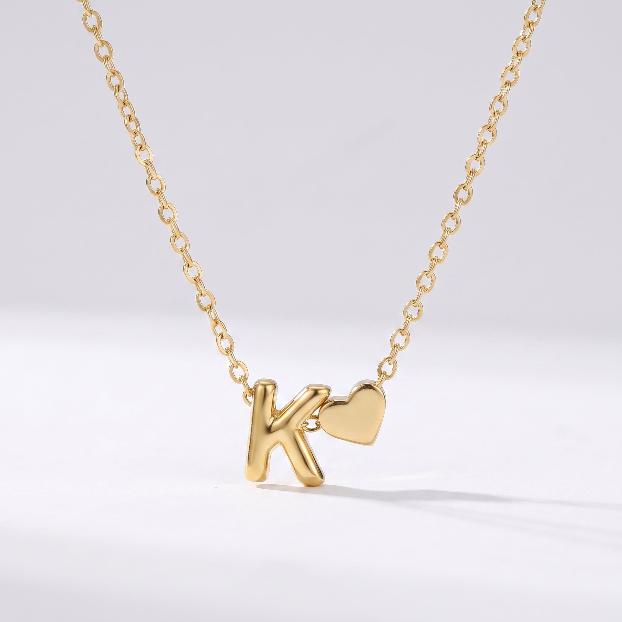 Colar Letra Coração Dourado