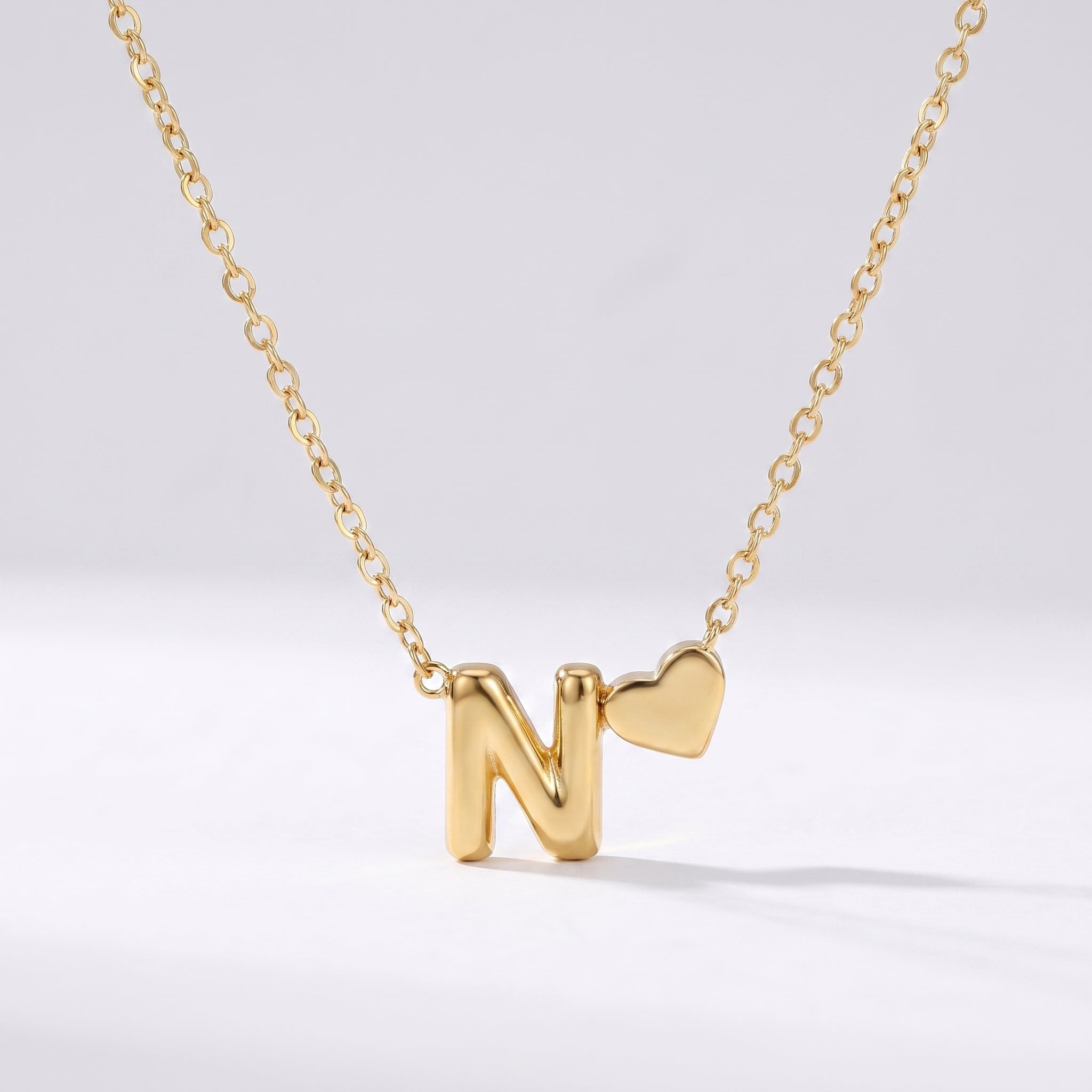 Colar Letra Coração Dourado