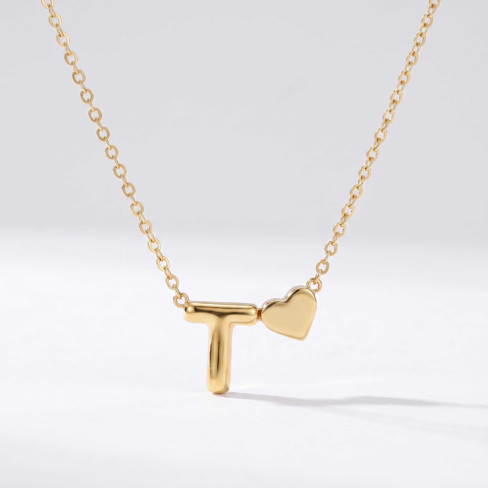 Colar Letra Coração Dourado
