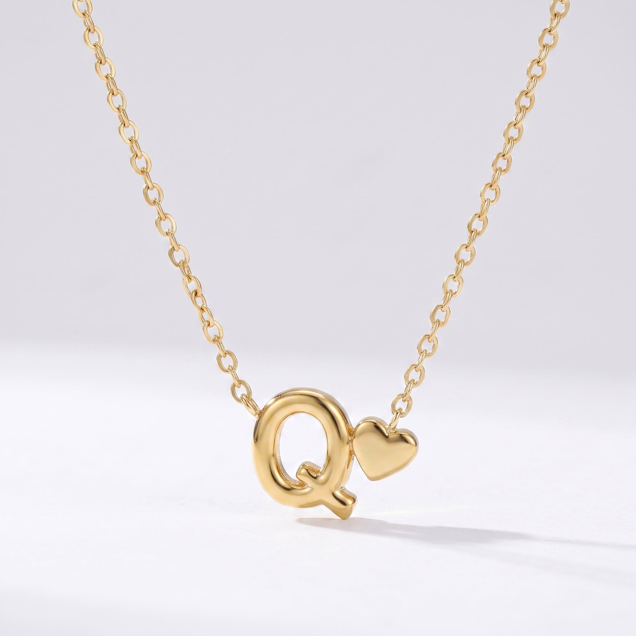 Colar Letra Coração Dourado