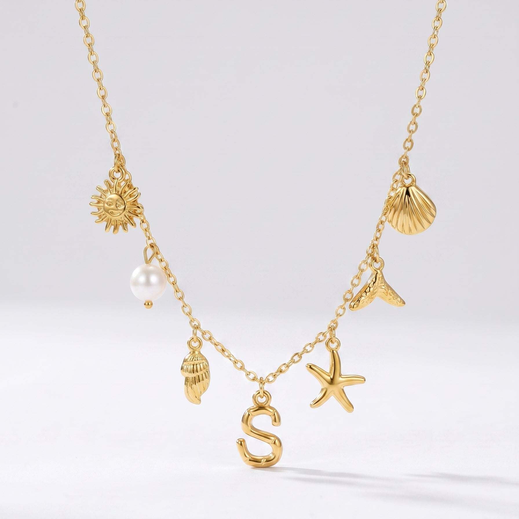 Colar Letra Oceano Dourado