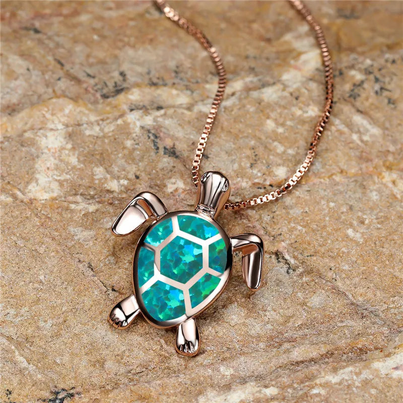 Colar Vintage de Cor Ouro com Pendente de Tartaruga de Ópalo de Fogo Verde