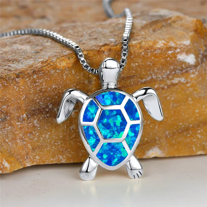 Colar Vintage de Cor Ouro com Pendente de Tartaruga de Ópalo de Fogo Verde