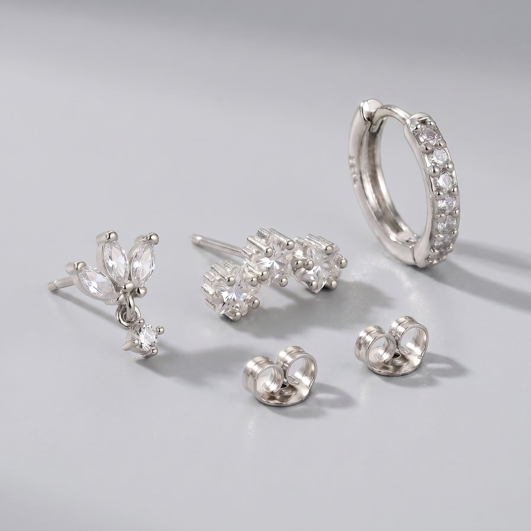 Conjunto de Brincos Brilhantes